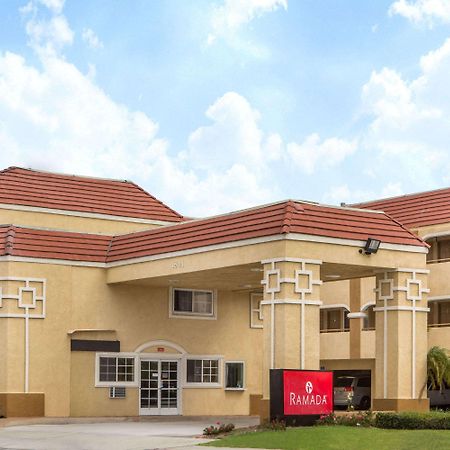 Hotel Ramada By Wyndham Ontario Extérieur photo