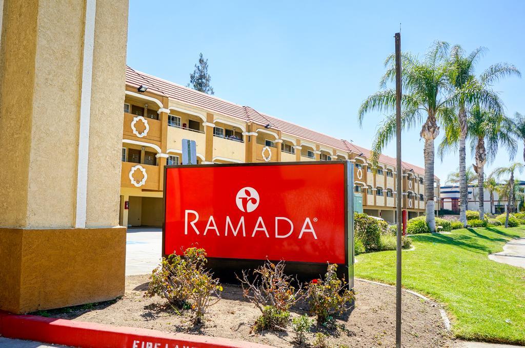 Hotel Ramada By Wyndham Ontario Extérieur photo