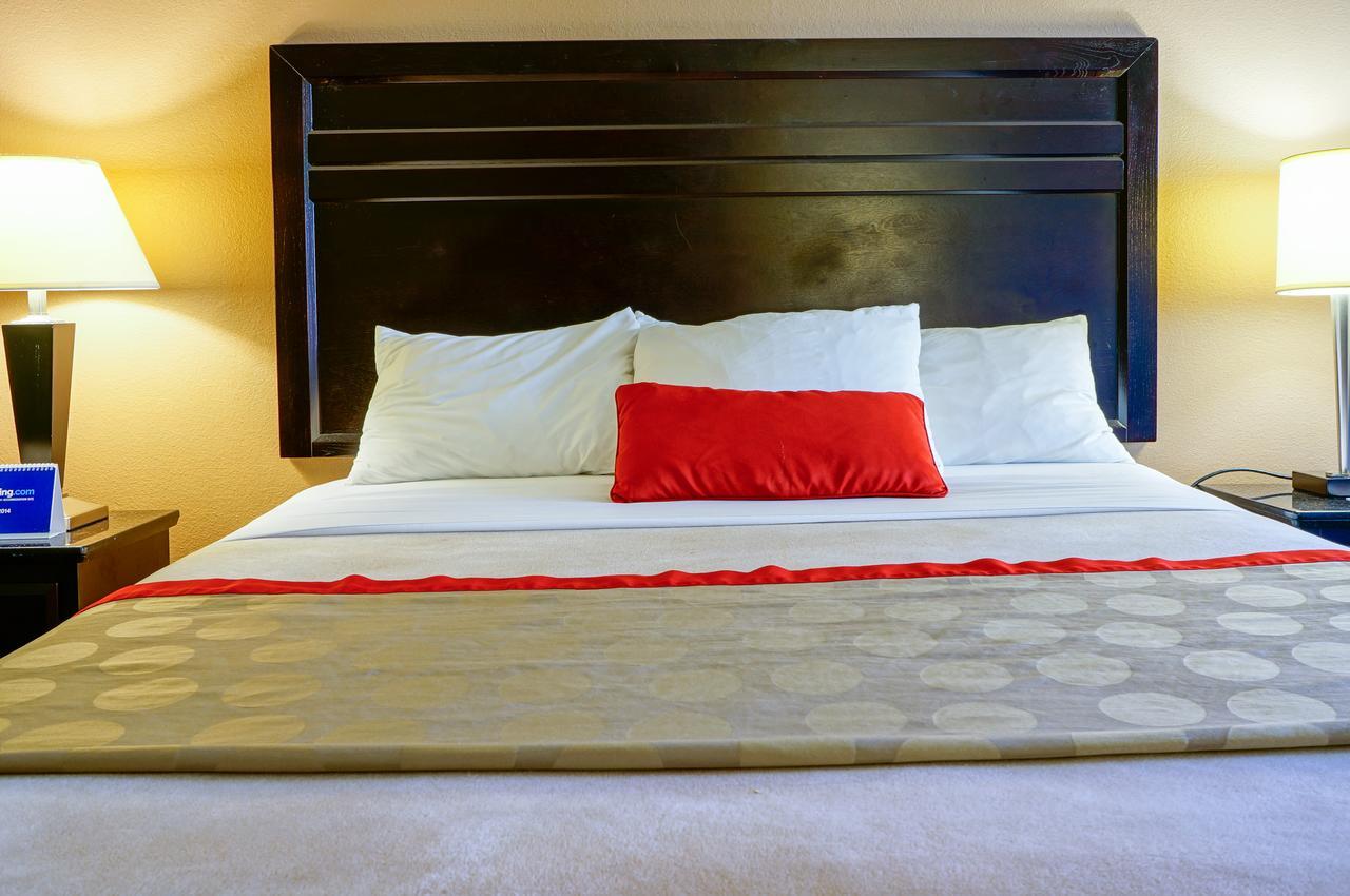Hotel Ramada By Wyndham Ontario Chambre photo